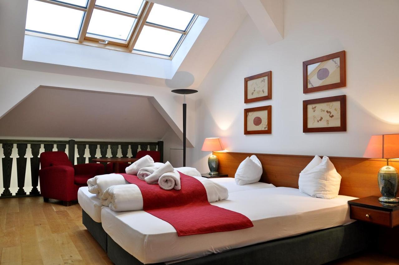Hotel U Bileho Kone 로케트 외부 사진
