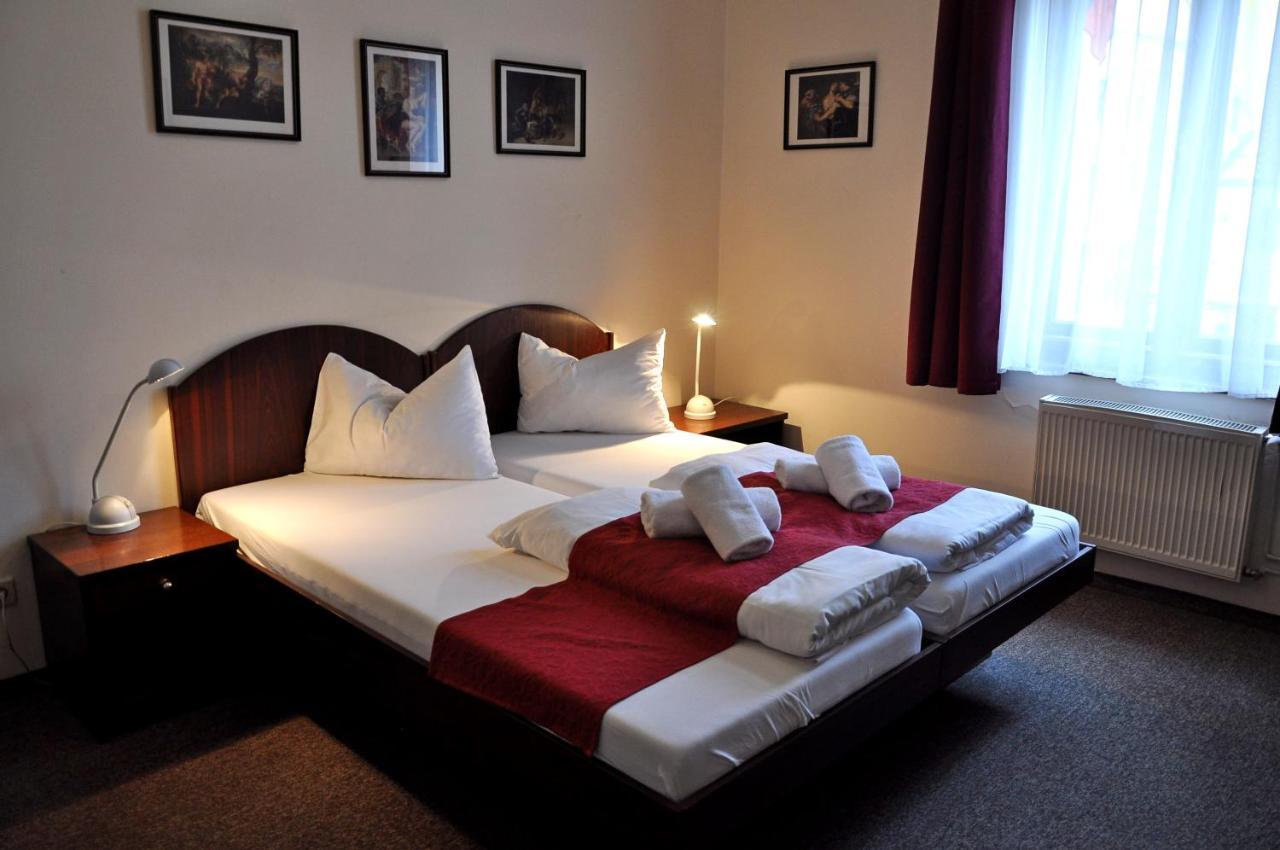 Hotel U Bileho Kone 로케트 외부 사진