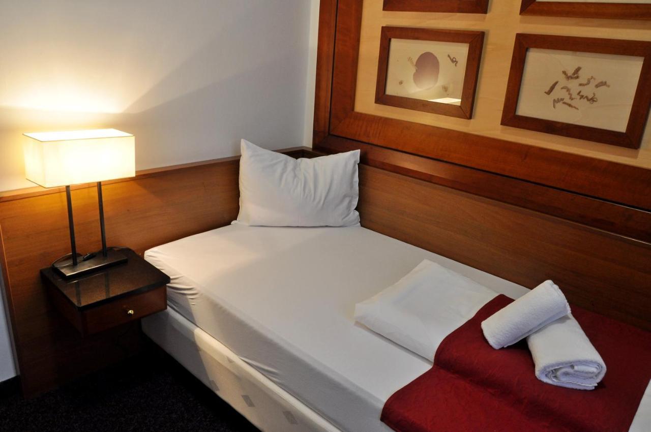 Hotel U Bileho Kone 로케트 외부 사진