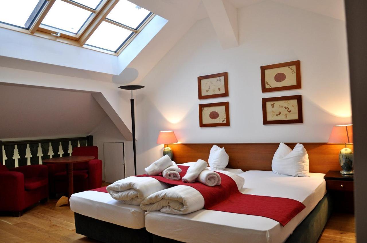 Hotel U Bileho Kone 로케트 외부 사진