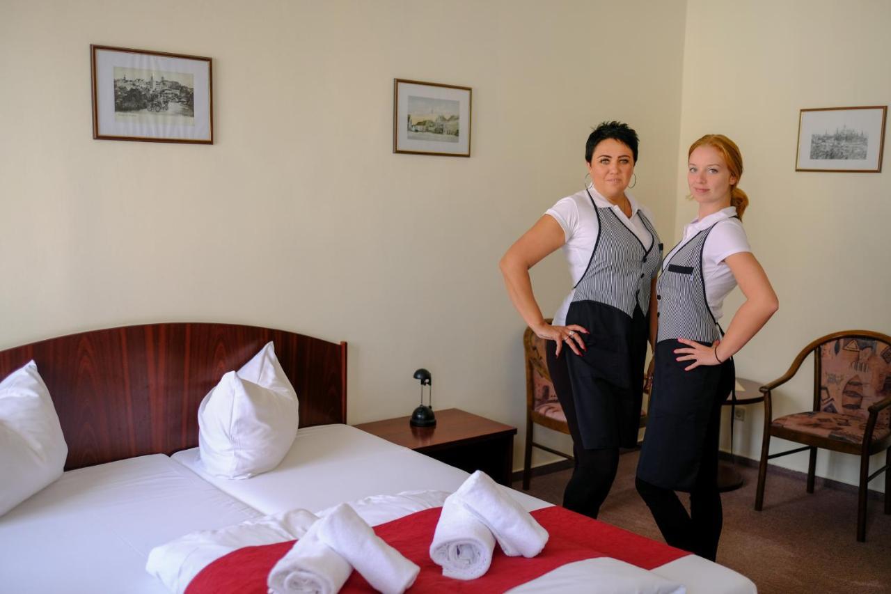 Hotel U Bileho Kone 로케트 외부 사진