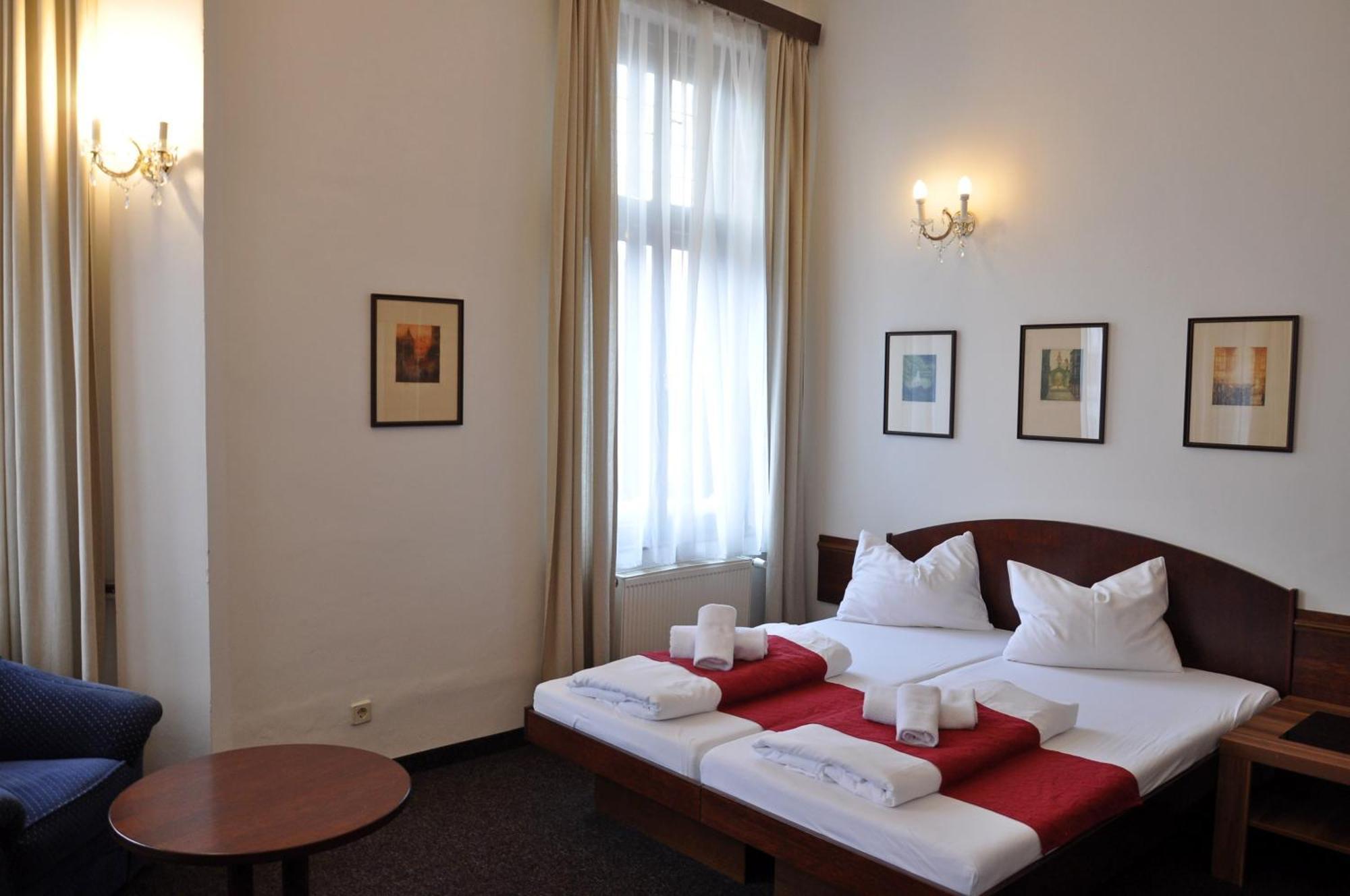 Hotel U Bileho Kone 로케트 객실 사진